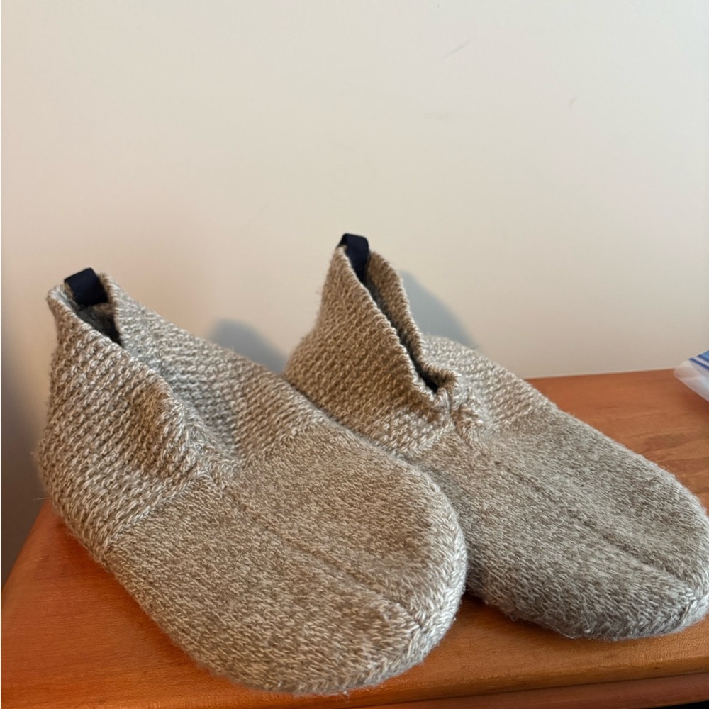 Bombas Women's Gripper Slipper – Taupe Knit, Medium, 9-11.5